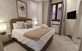 Suspiro Penthouse 302 By Florentia Homes